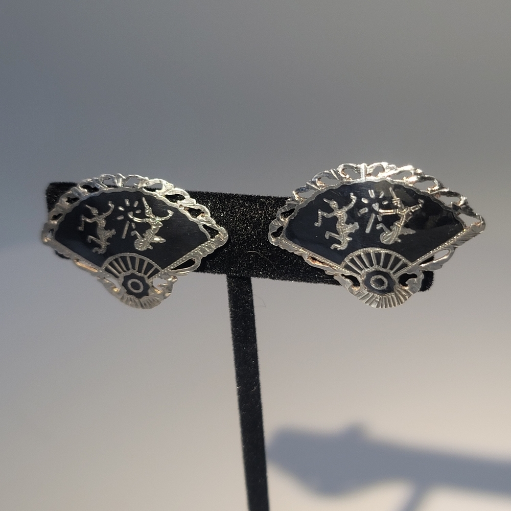 Fabulous Vintage Sterling Silver Fans Siam Earrings